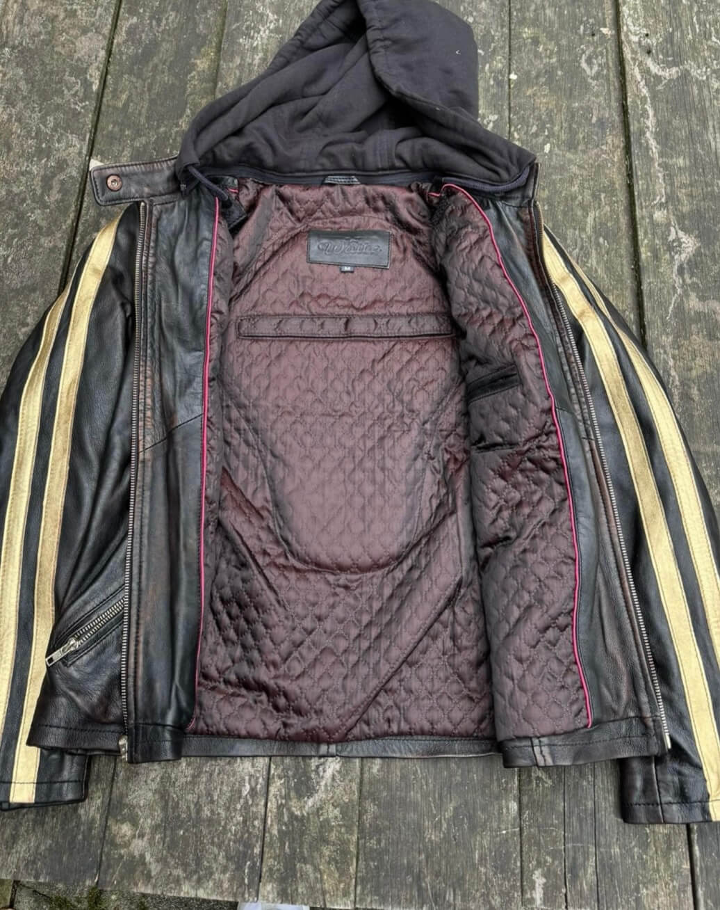 MARK in Gold - Image 3